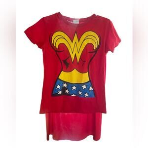 Delta Pro Wonder Woman T-shirt costume with detachable cape size small